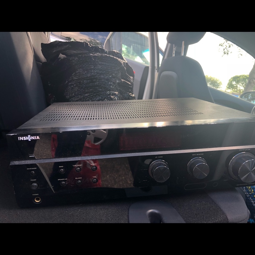 Amplifier to mix music